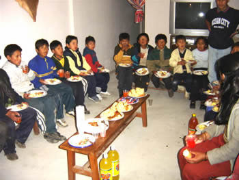 Celebrando la cena de nochevieja.