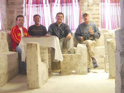 Comunidad Internacional de El Alto en  Bolivia: Diego, Anibal, Abdo, y Francis.